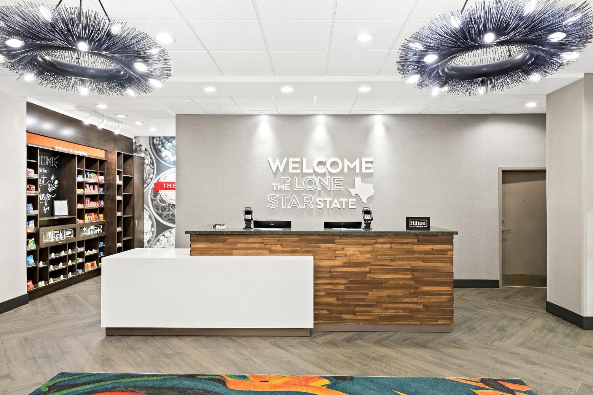 Hampton Inn لونغفيو المظهر الخارجي الصورة